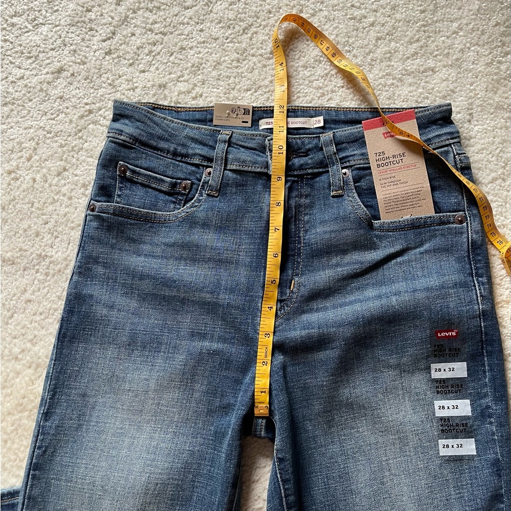 NWT Levi’s 725 High Rise Bootcut Women's Jeans Size 28/32 - Picture 9 of 12